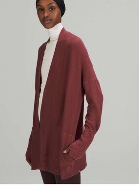 Lululemon Cashlu Drop-Shoulder Knit Wrap
Smoky Red